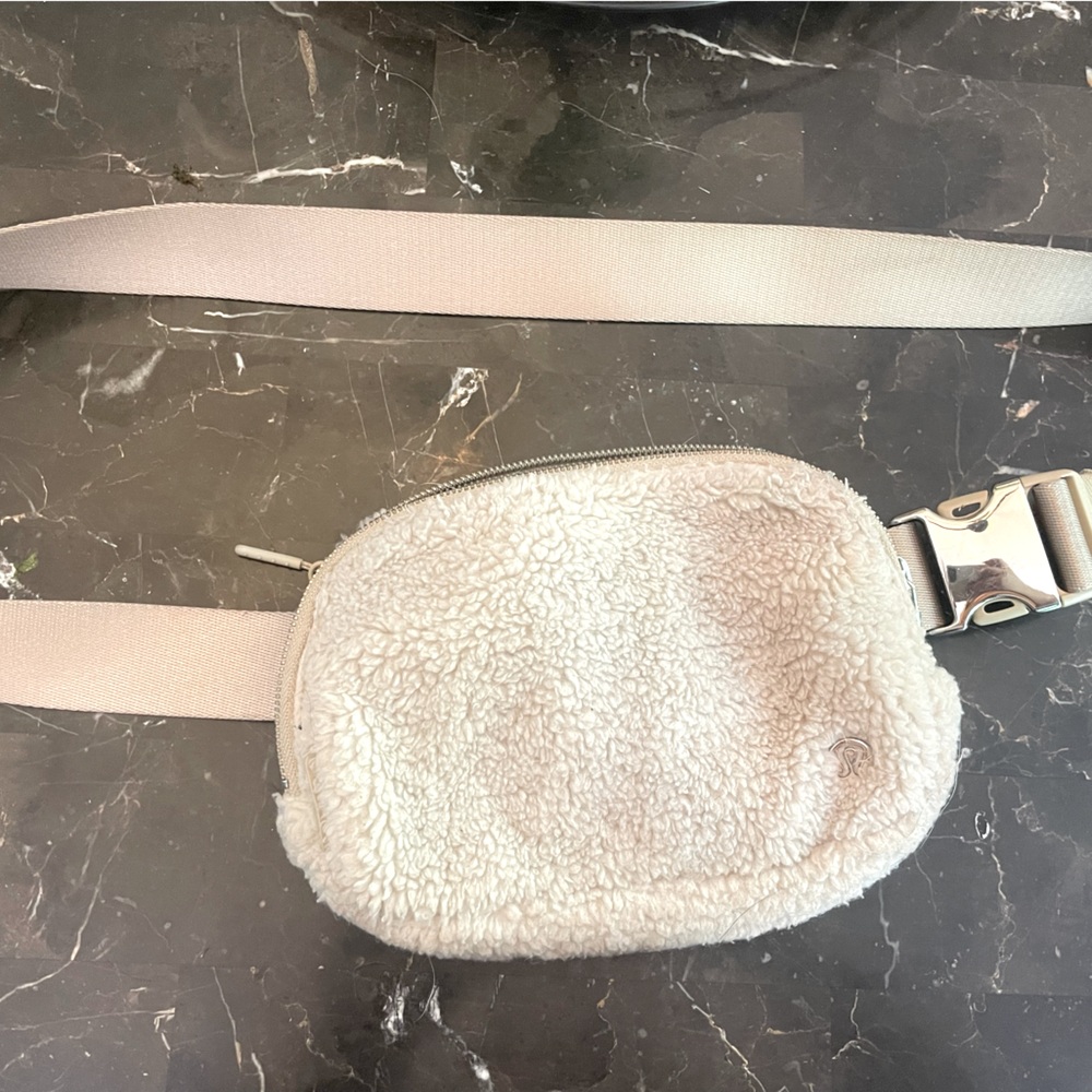 Cream Sherpa lululemon belt bag